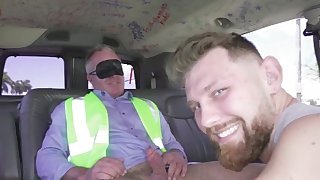 BAITBUS - Muscle Daddy Construction Worker..