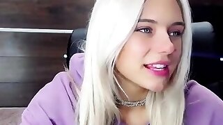 Ash-blonde Teen Solo Getting off
